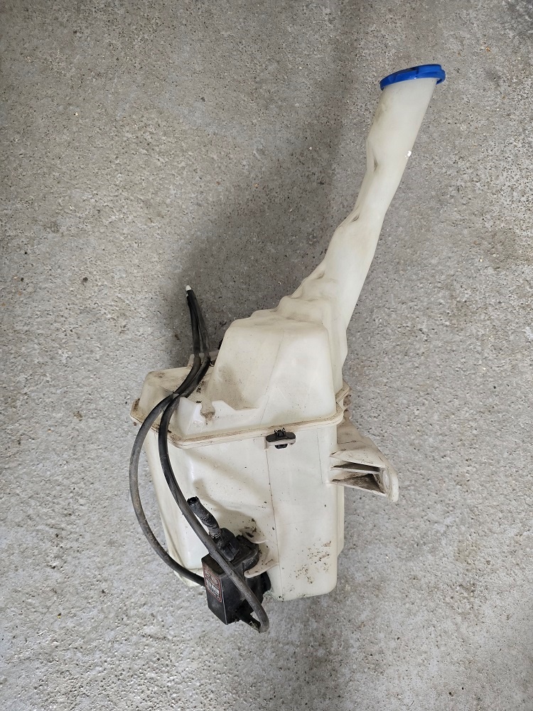 Nádržka ostrekovačov Hyundai i20