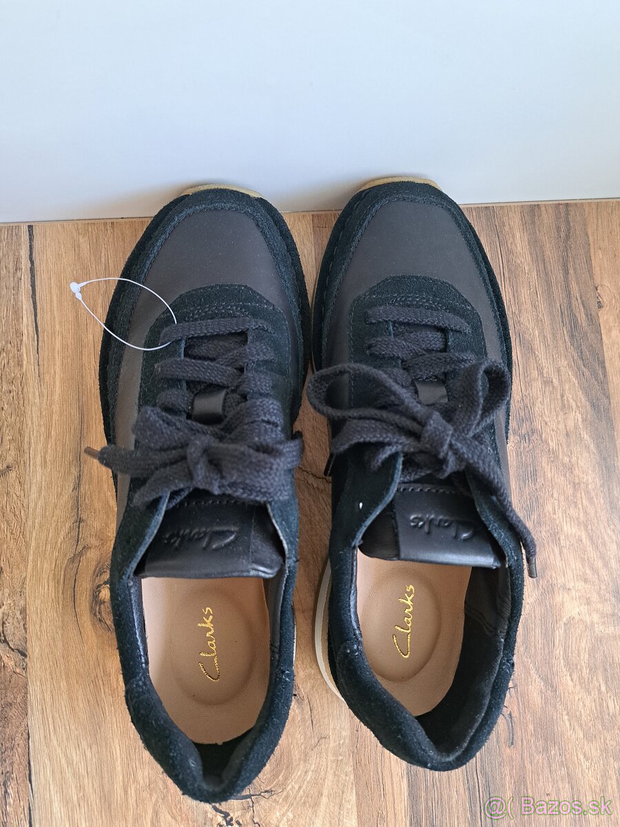 Clarks nové 36