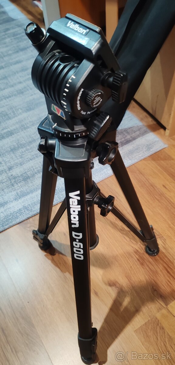 statív Velbon D600