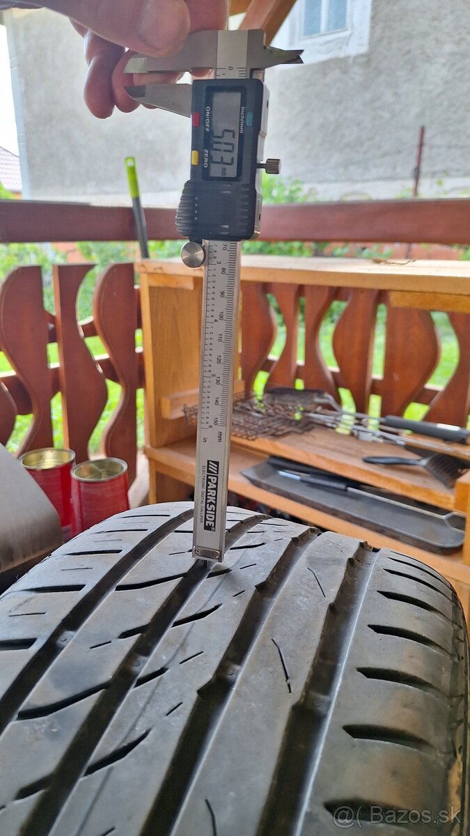 225/45 R17 Y