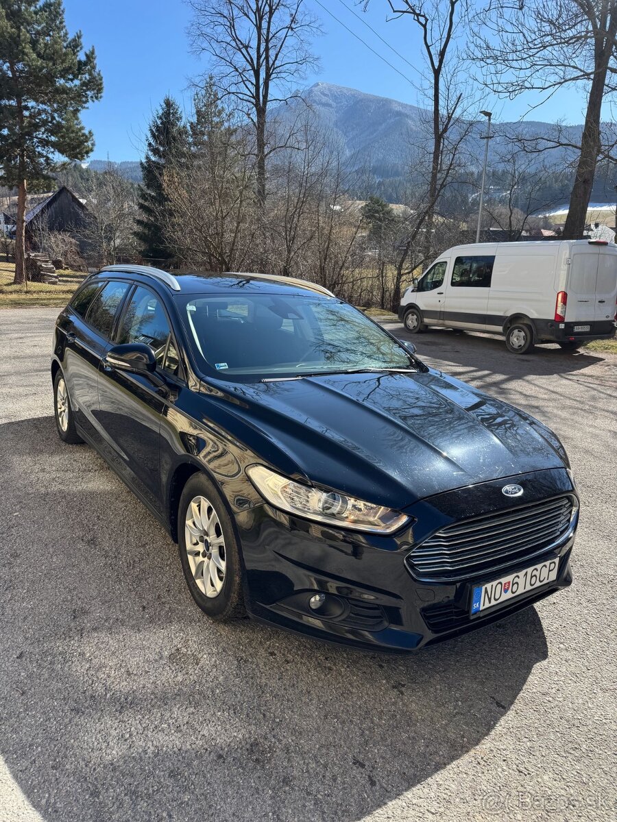 Ford mondeo MK5 combi.
