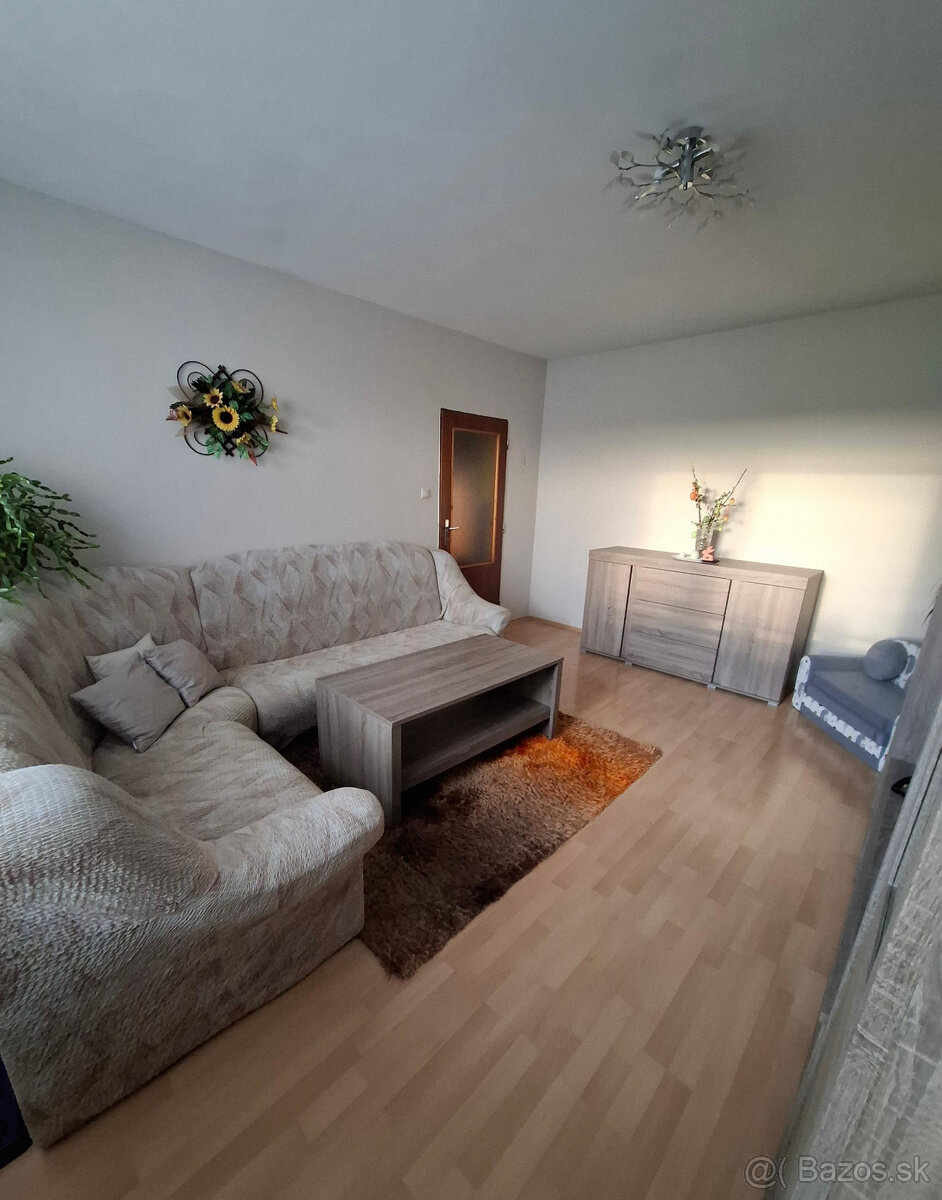 3 IZBOVÝ BYT S LOGGIOU A GARÁŽOU - znížená cena