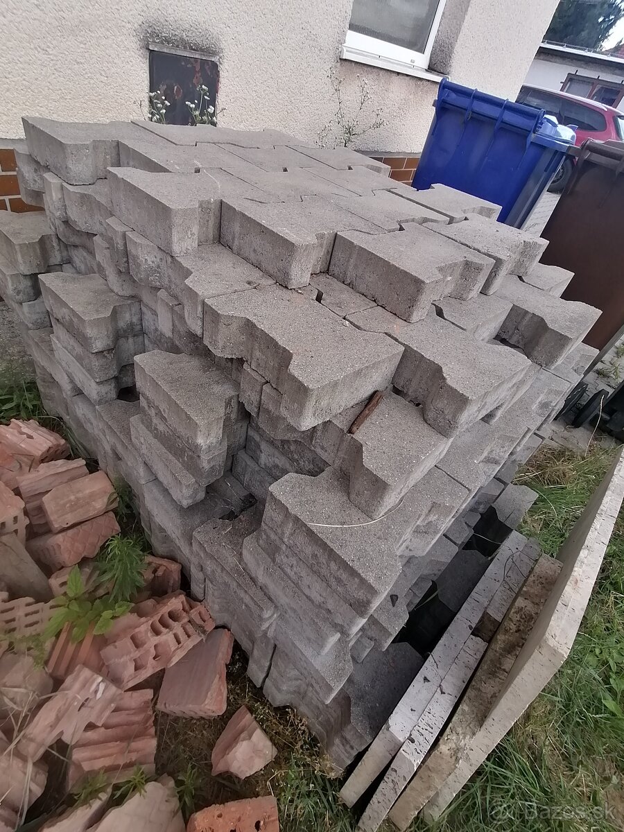 Zámková dlažba