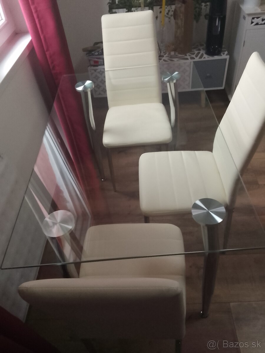 Jedálenský stôl so stolickami 85 eur