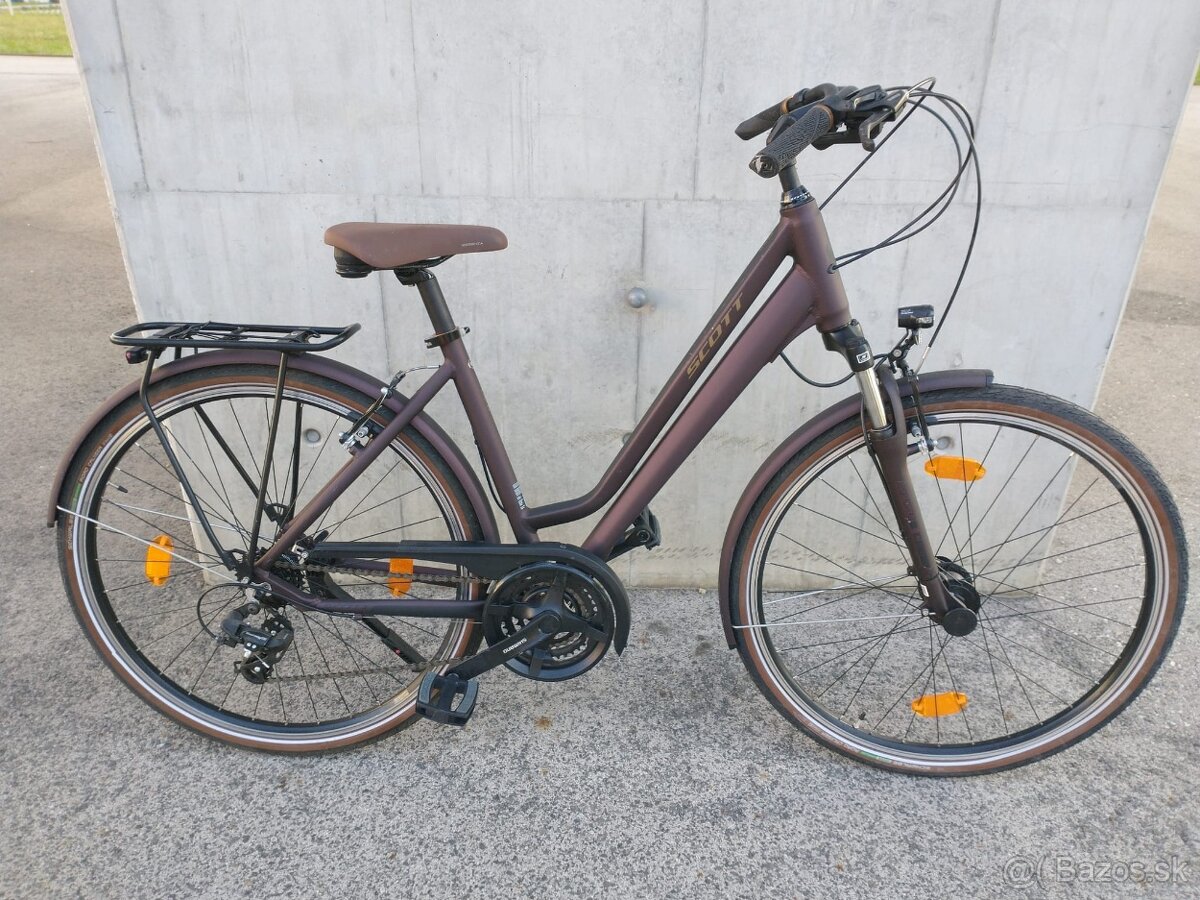 pekny damsky trekking bicykel SCOTT