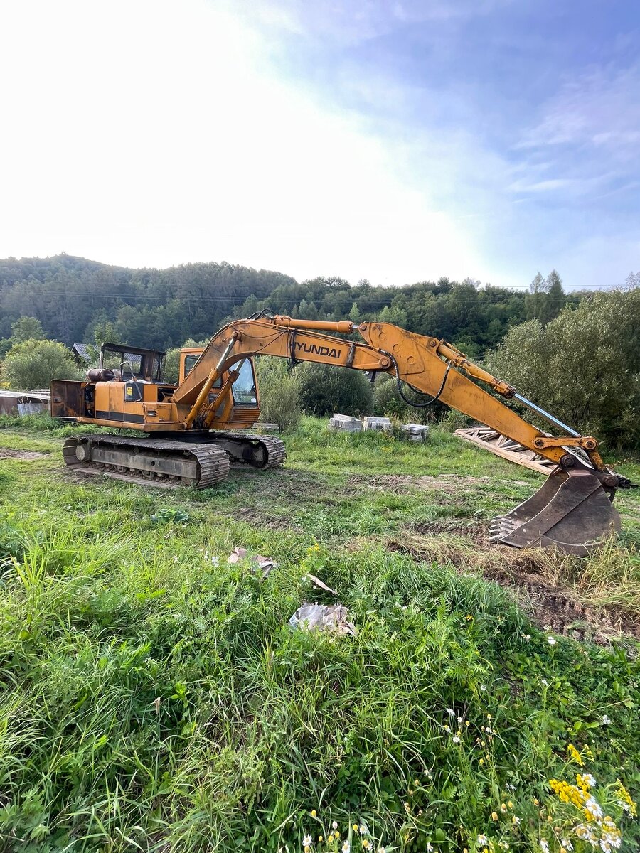 Pásový báger Huyndai 130LC