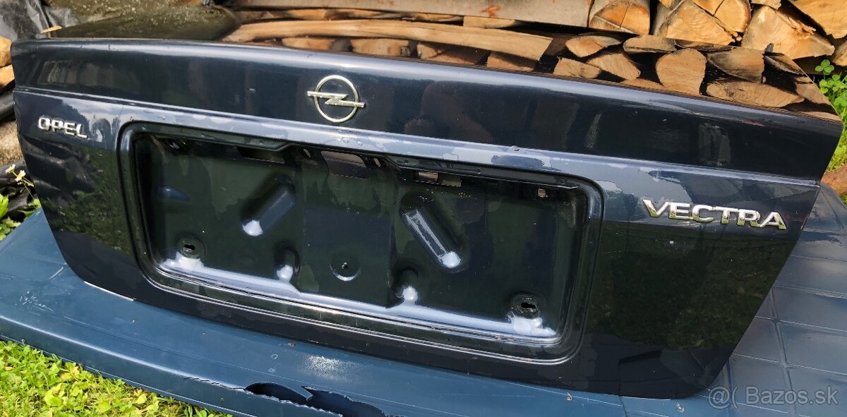 Opel vectra B piate dvere/veko kufra