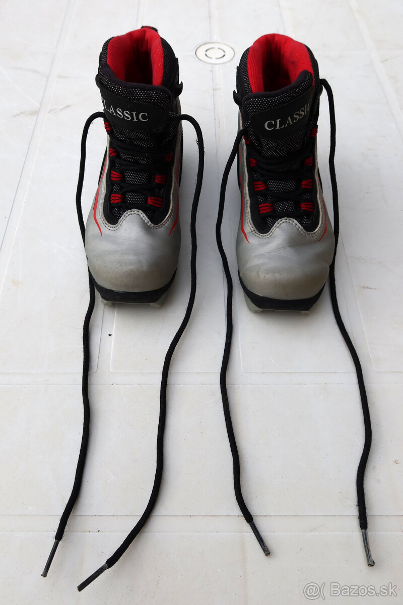 Predám detské bežkárske topánky na viazanie NNN, veľkosť 32.