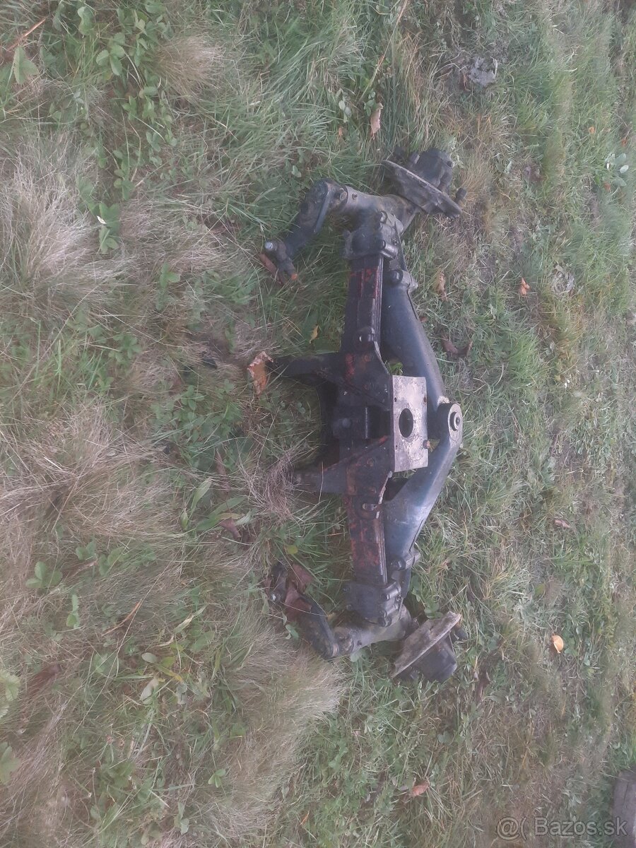 Predám prednú napravú na zetor super