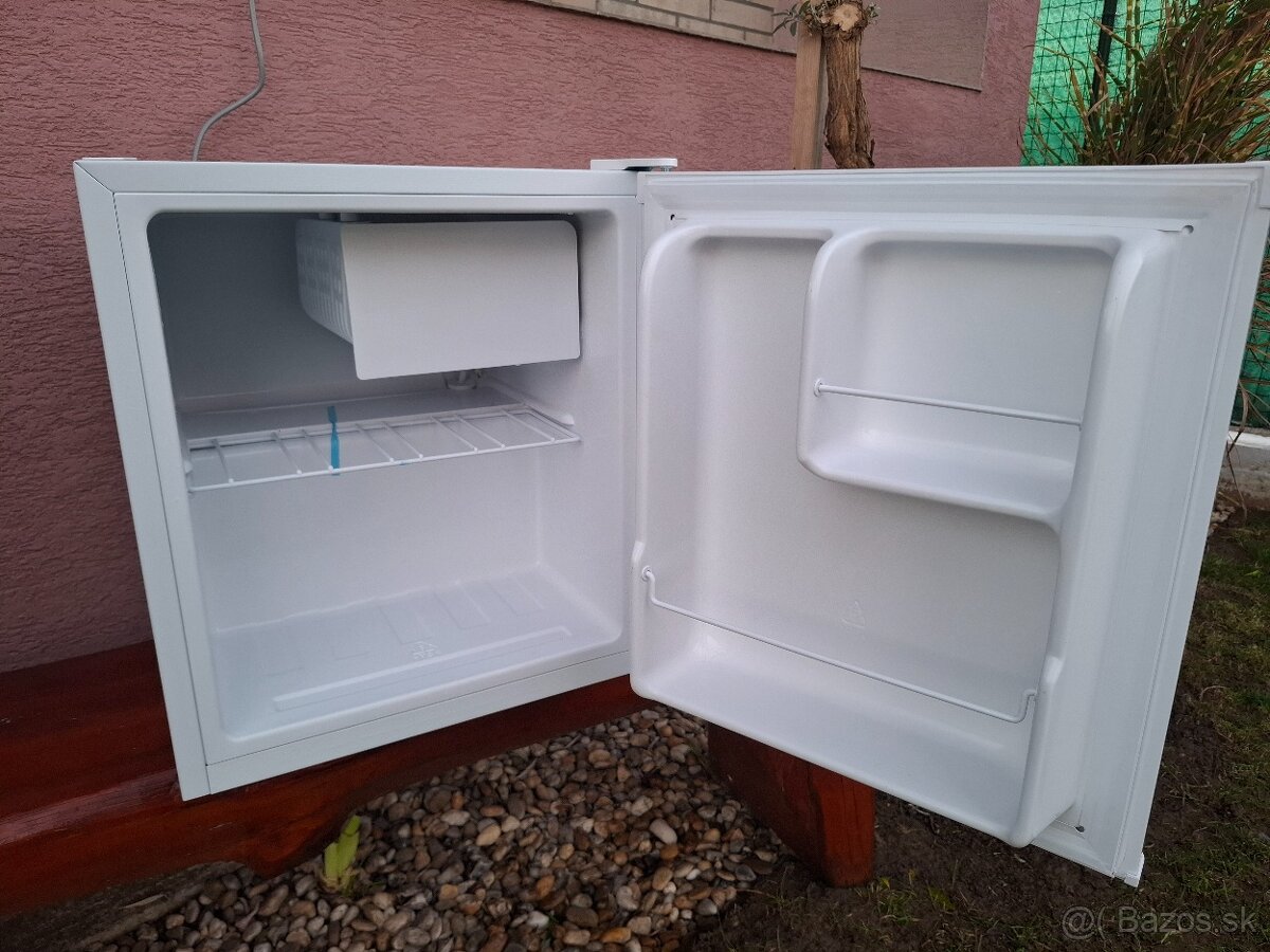 Chladnička malá