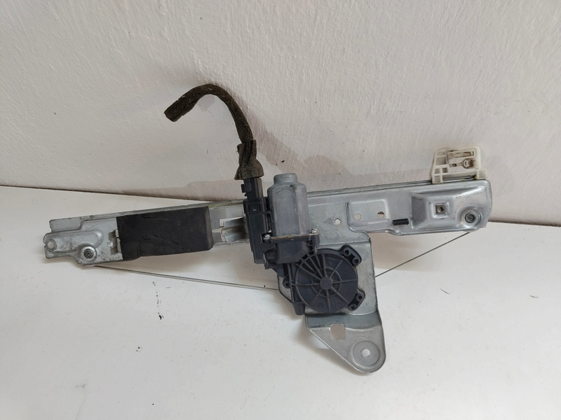 mechanizmus okna 82000461 renault megane 2 lz 30€