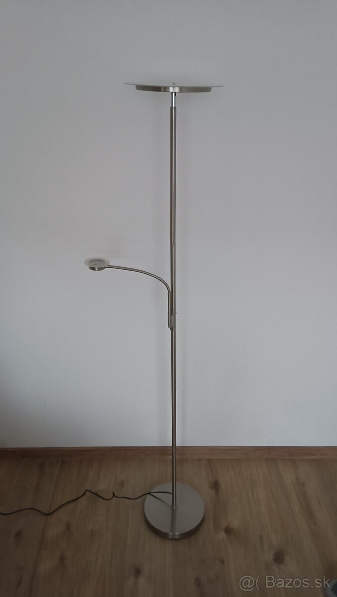 Stojacia LED lampa