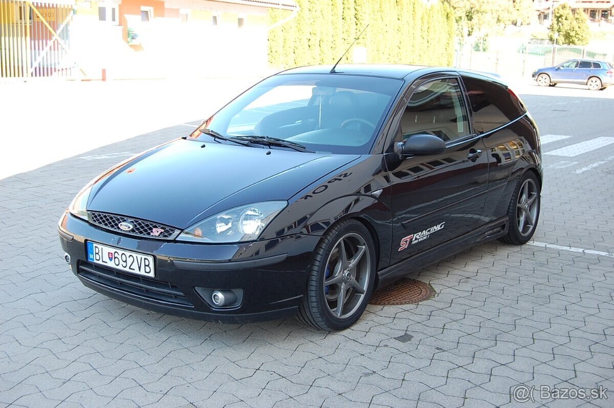 Ford Focus ST 2.0b