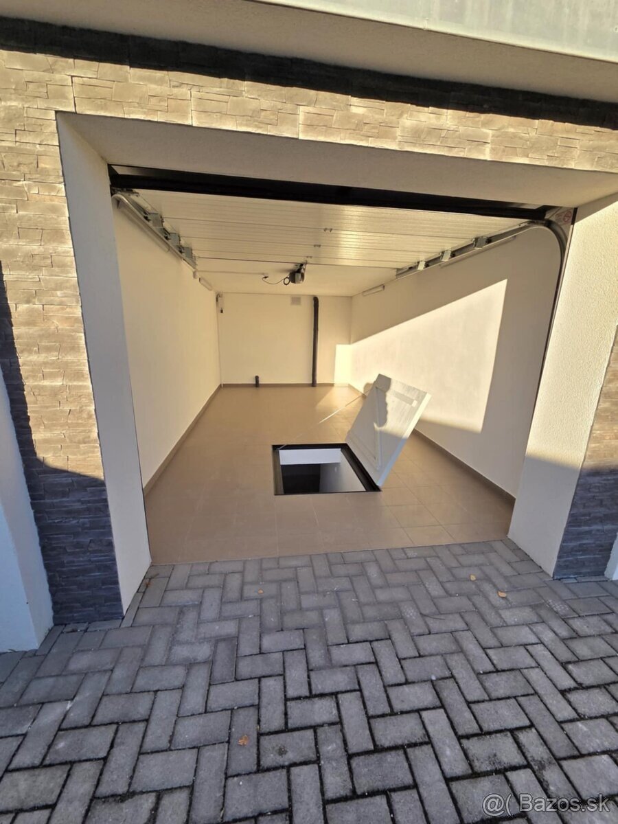 Predáme garáž po kompletnej rekonštrukcii v Štúrove.