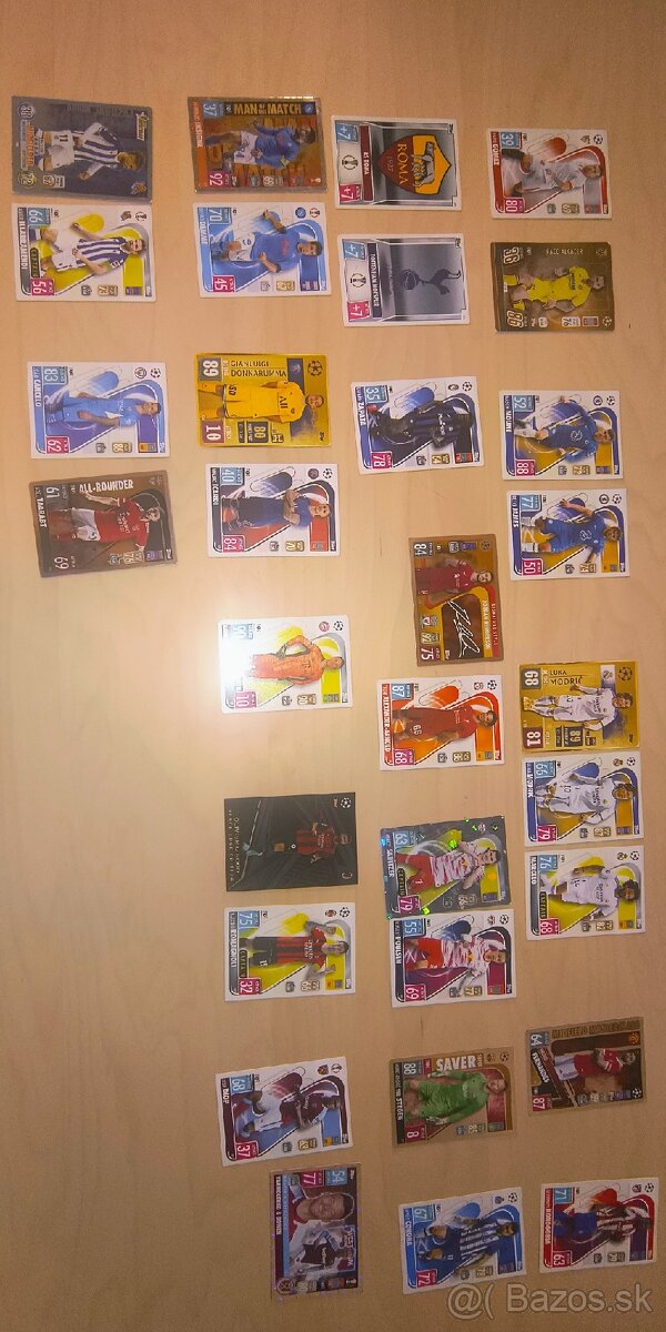 Predám zberateľské karty Topps.