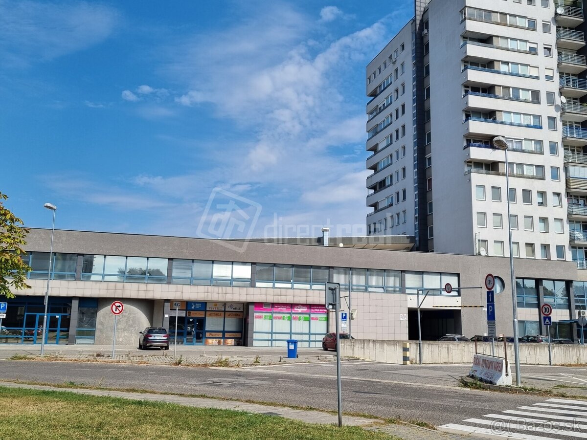 Klimatizovaný priestor s 2 parkovacími miestami na ulic…