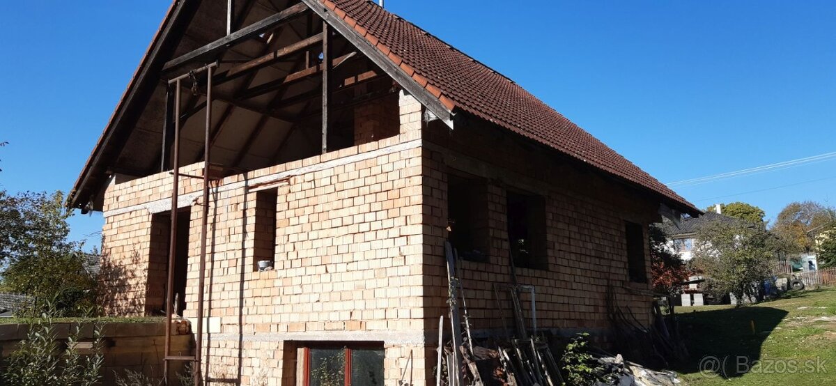 Rozostavaný rodinný dom, Krásnohorské Podhradie