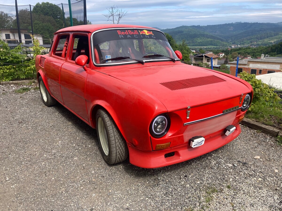Skoda 100