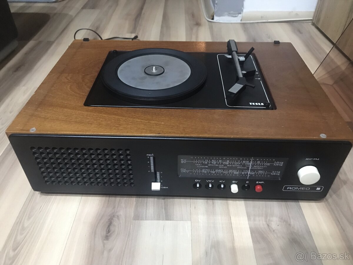 Gramofon Tesla Romeo