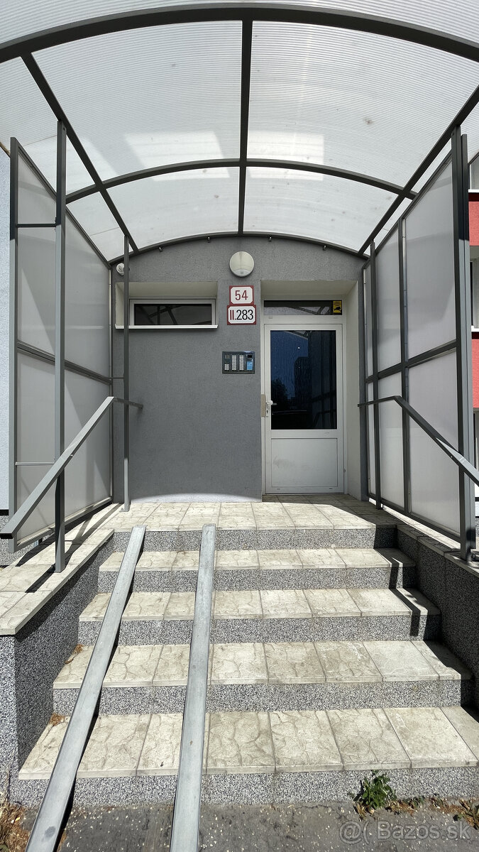 PREDÁM 1i byt na Tr. SNP