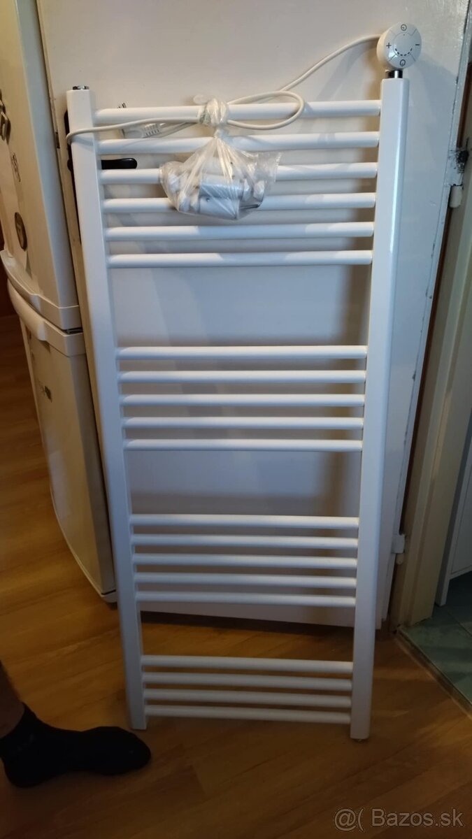 Kúpeľňový elektrický radiátor