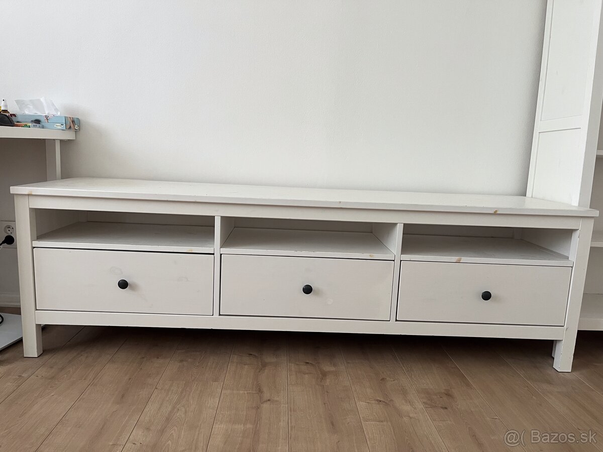 Hemnes - skrinka pod TV