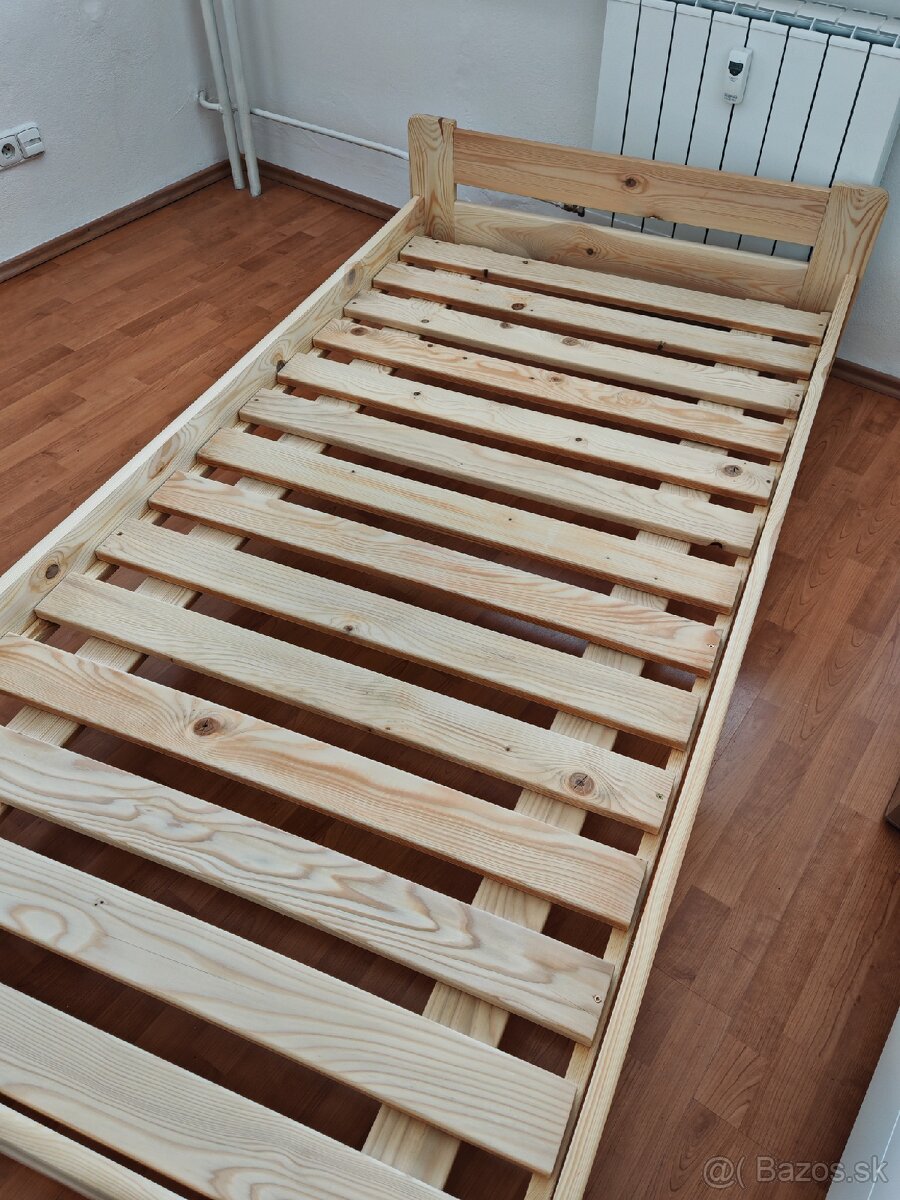 Postel s roštom + matrac 200cm x 100cm
