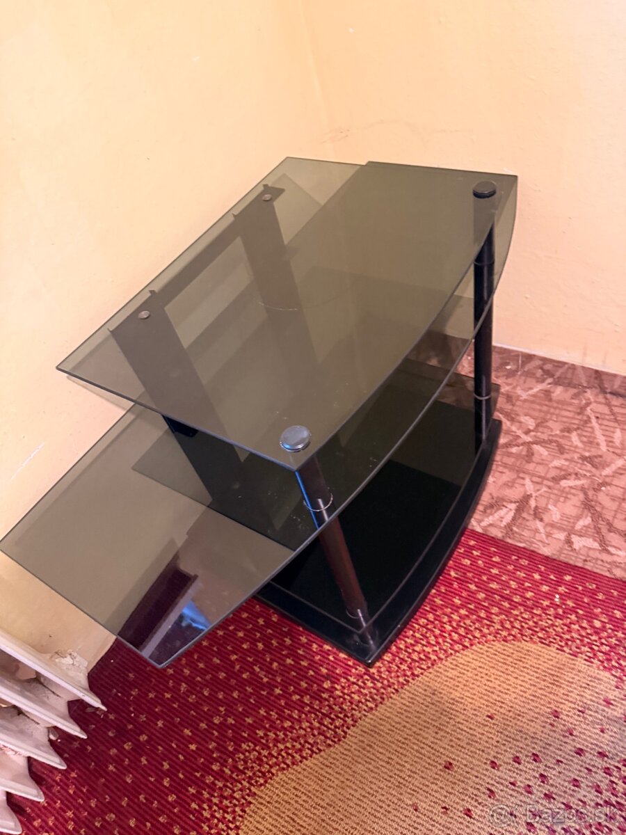 Konferencny stolik tmave sklo