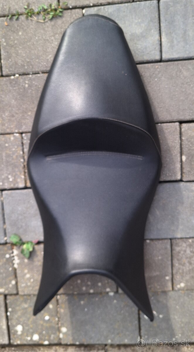 Sedadlo Aprilia Shiver