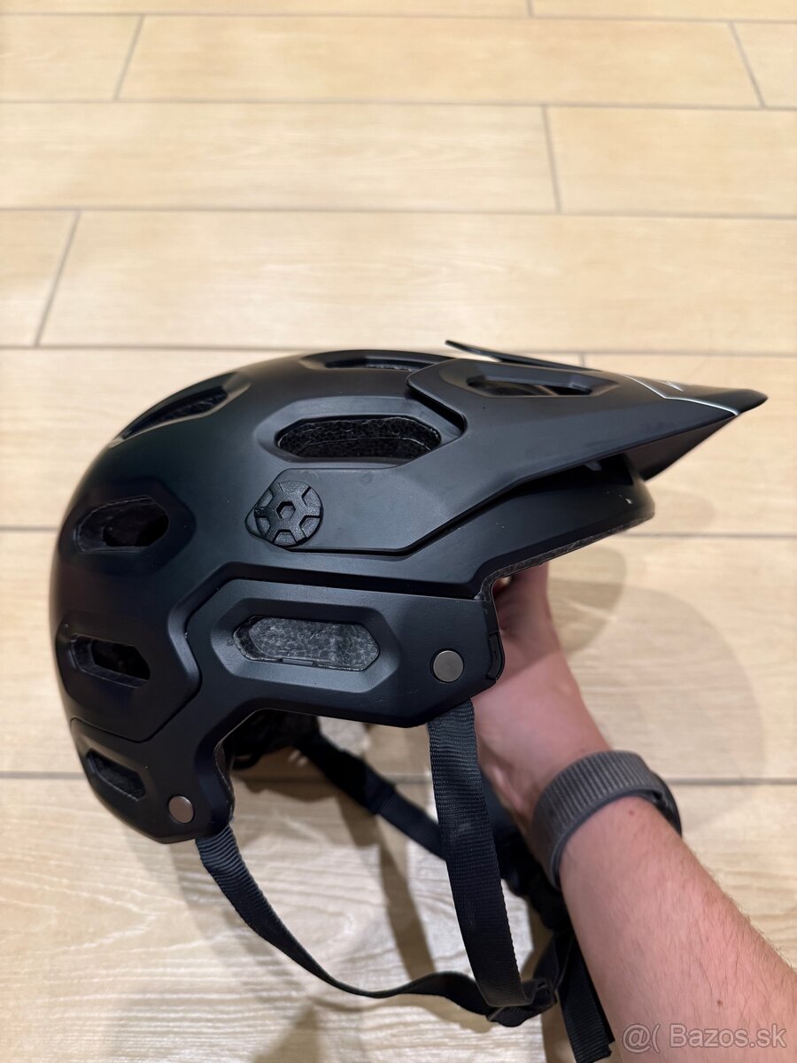 Bell Super 3 veľkosť M