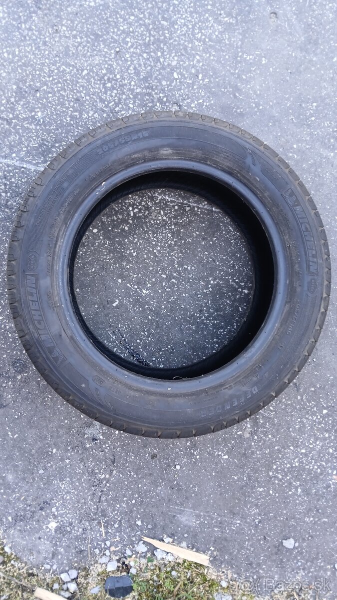 Michelin Defender 205 55 R16