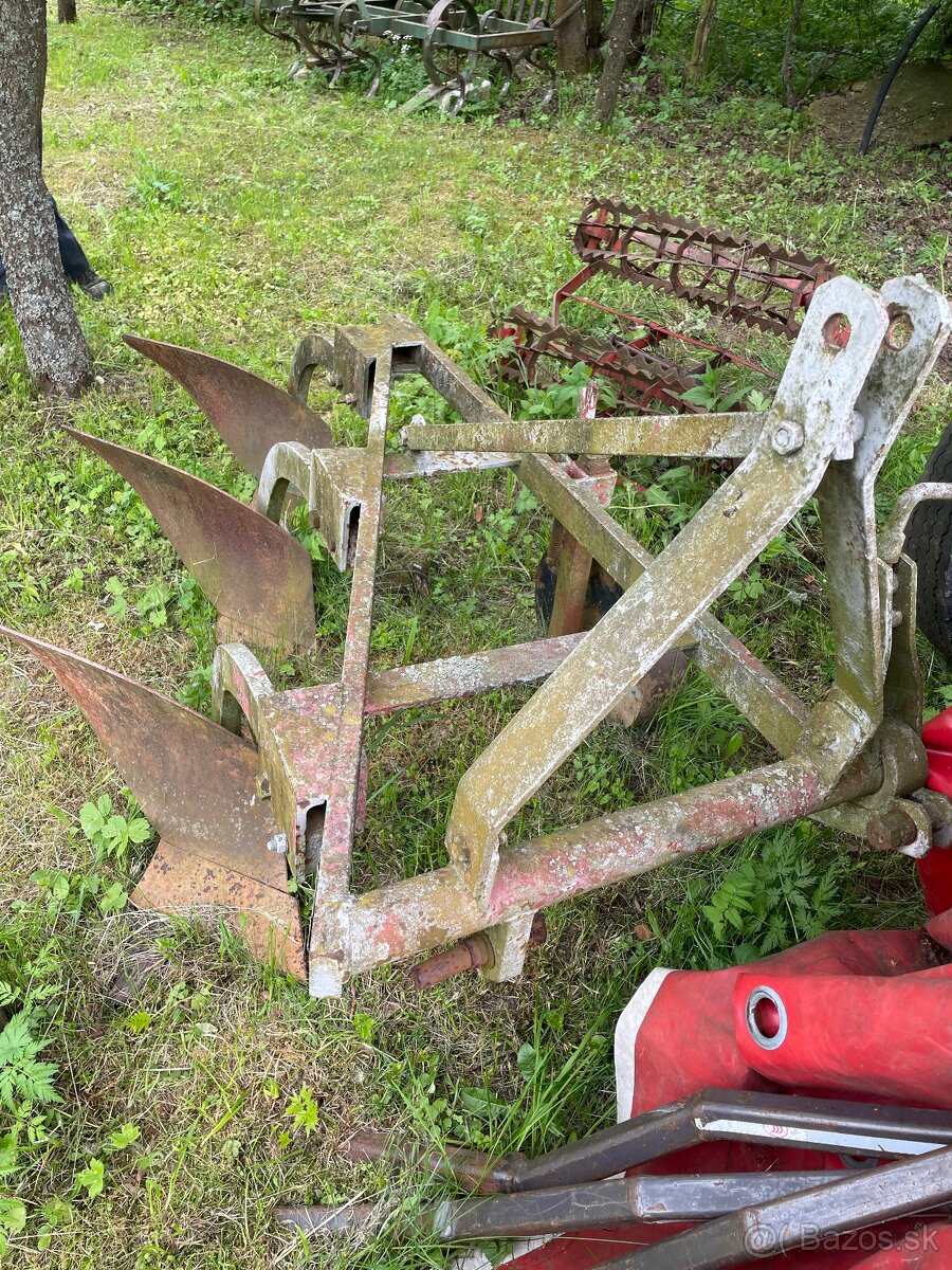 Predám trojpluh za traktor
