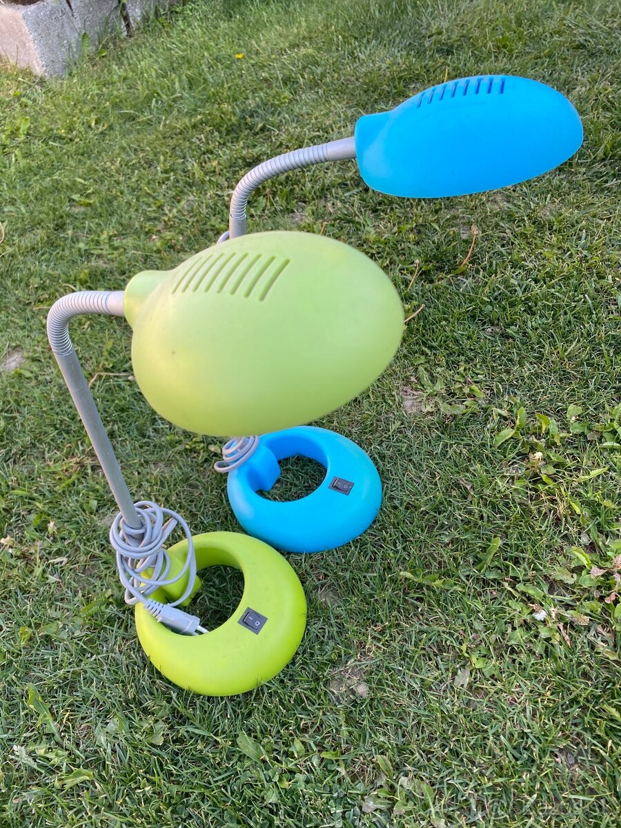 Dve stolné lampy