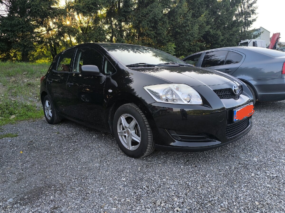 Toyota Auris 1.33B , 143tis. Km r.v.2010
