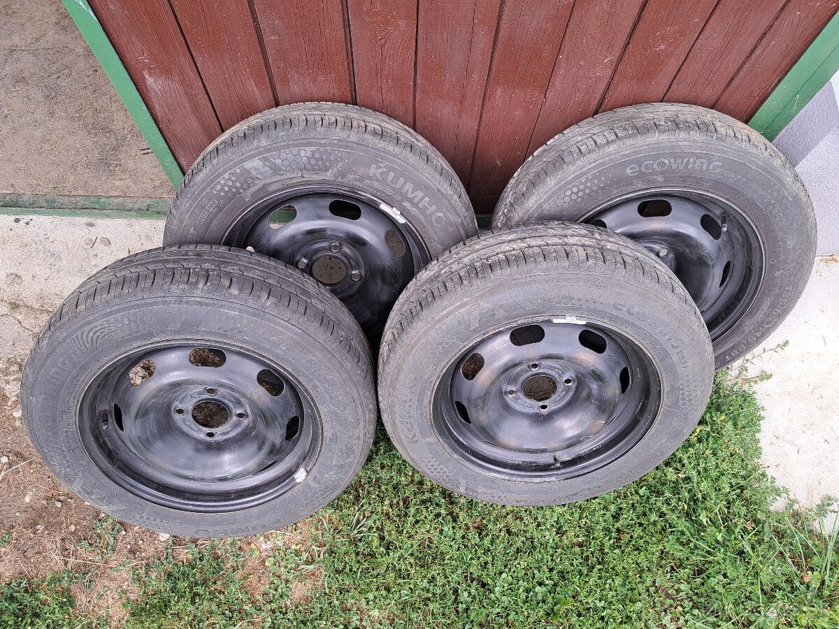 Plech.disky + zánovné letné pneu Kumho 185/65 R15