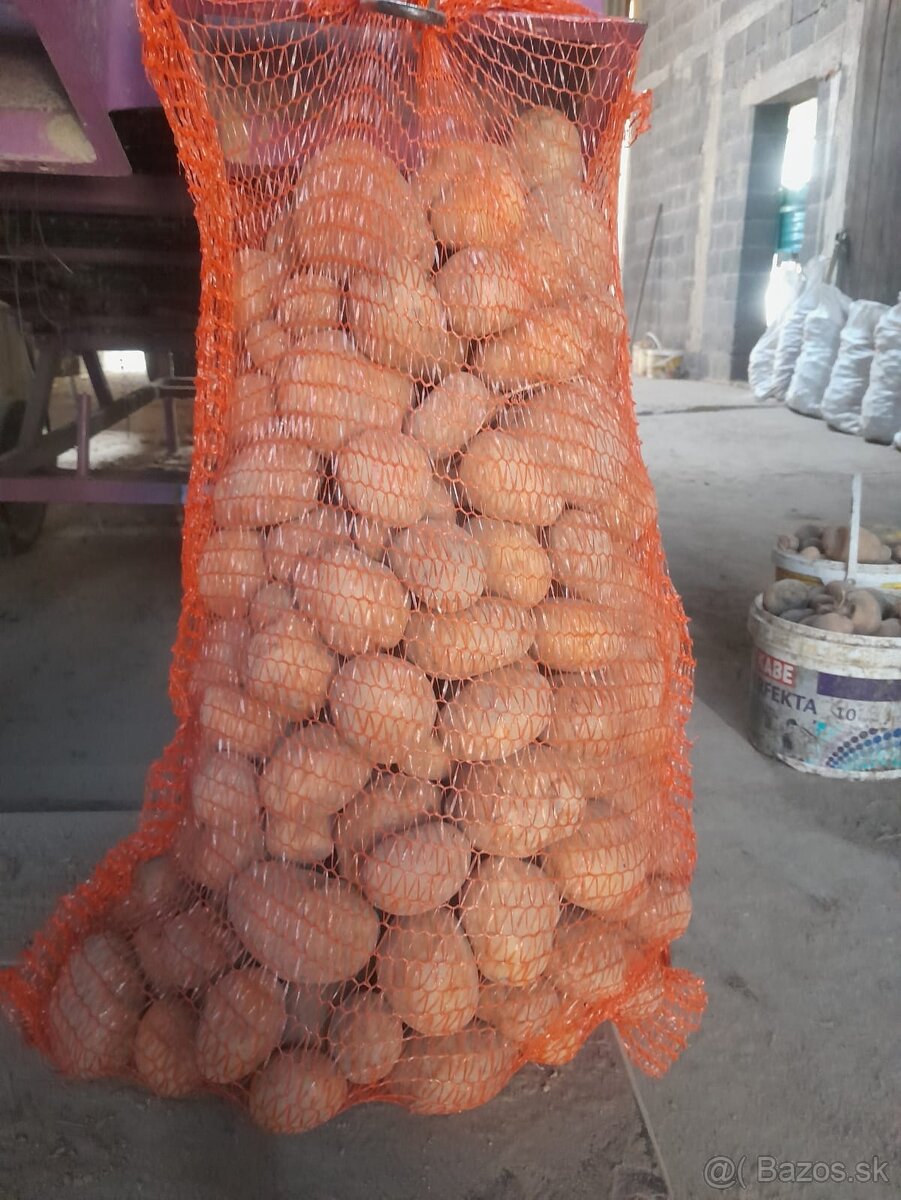 Zemiaky 1kg-0,49€, cibuľa 0,85€