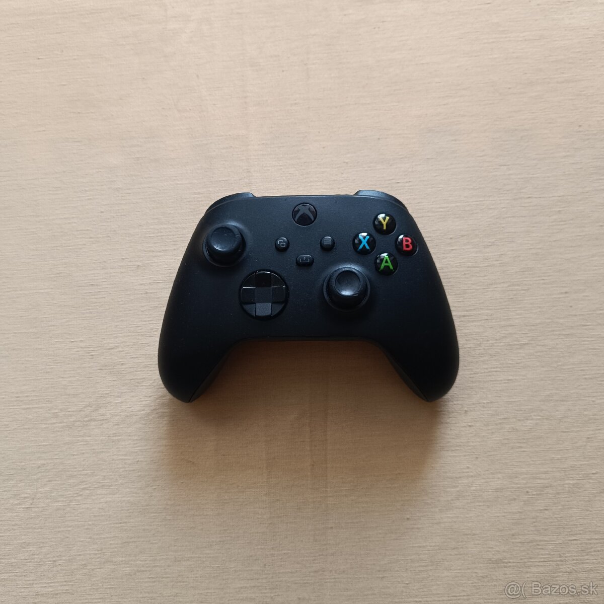 Čierny ovládač na Xbox Series S/X Xbox one controller
