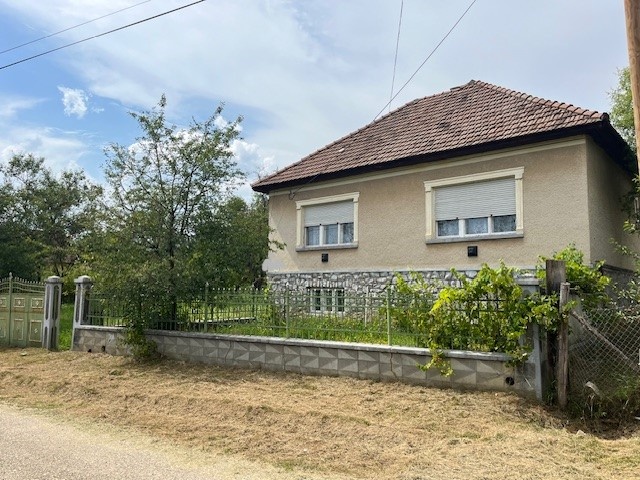 Ponúkam Vám na predaj rodinný dom v obci Galvács