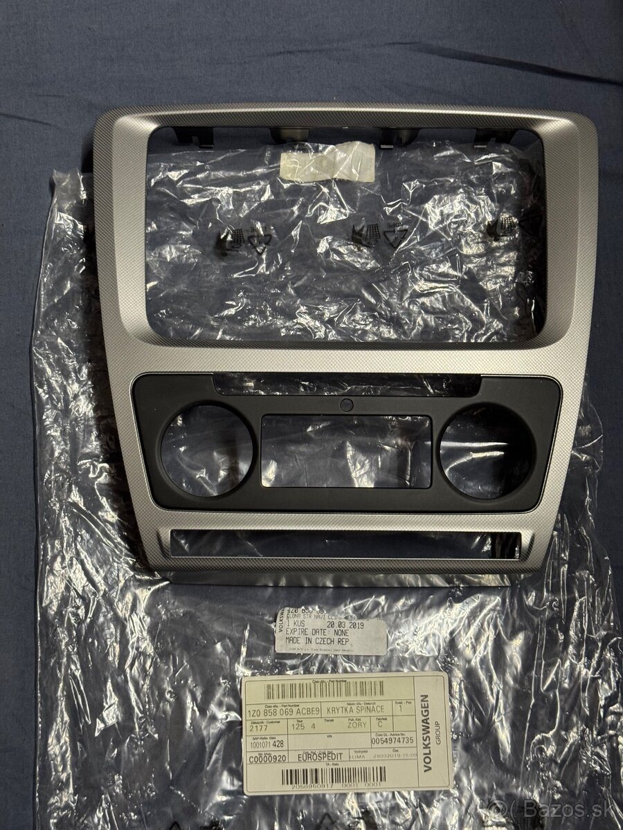 PREDAM RAMCEK AUTORADIA SKODA OCTAVIA II.