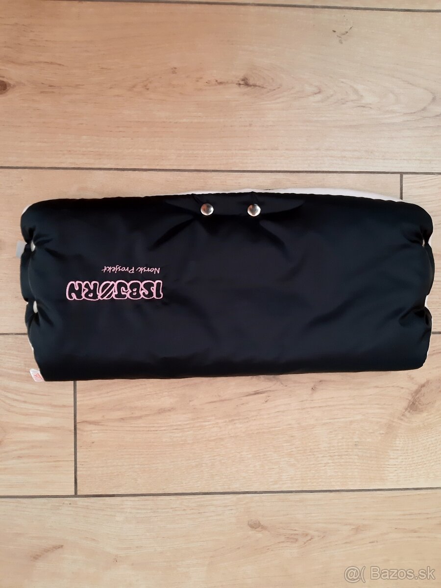 Čierny rukávnik na kočík