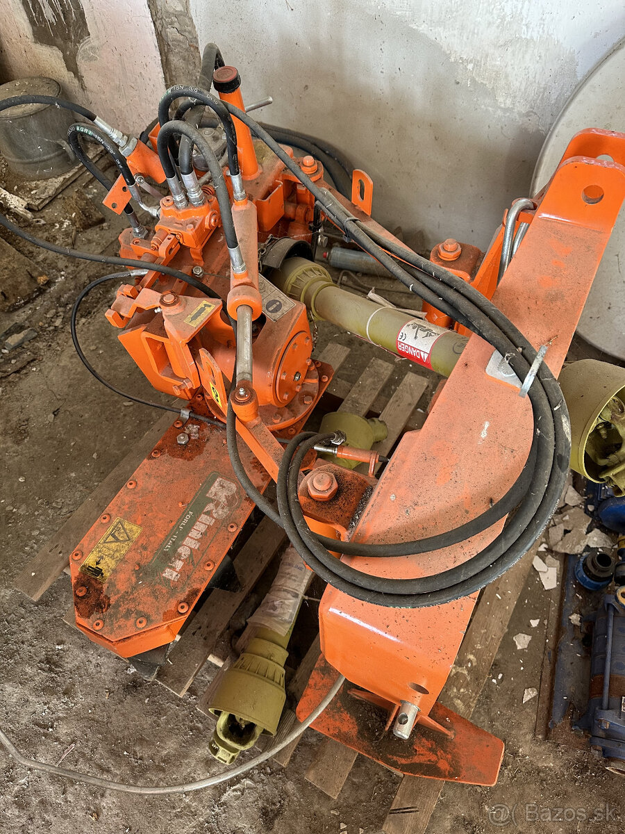 Medziriadkový kultivátor do vinohradu