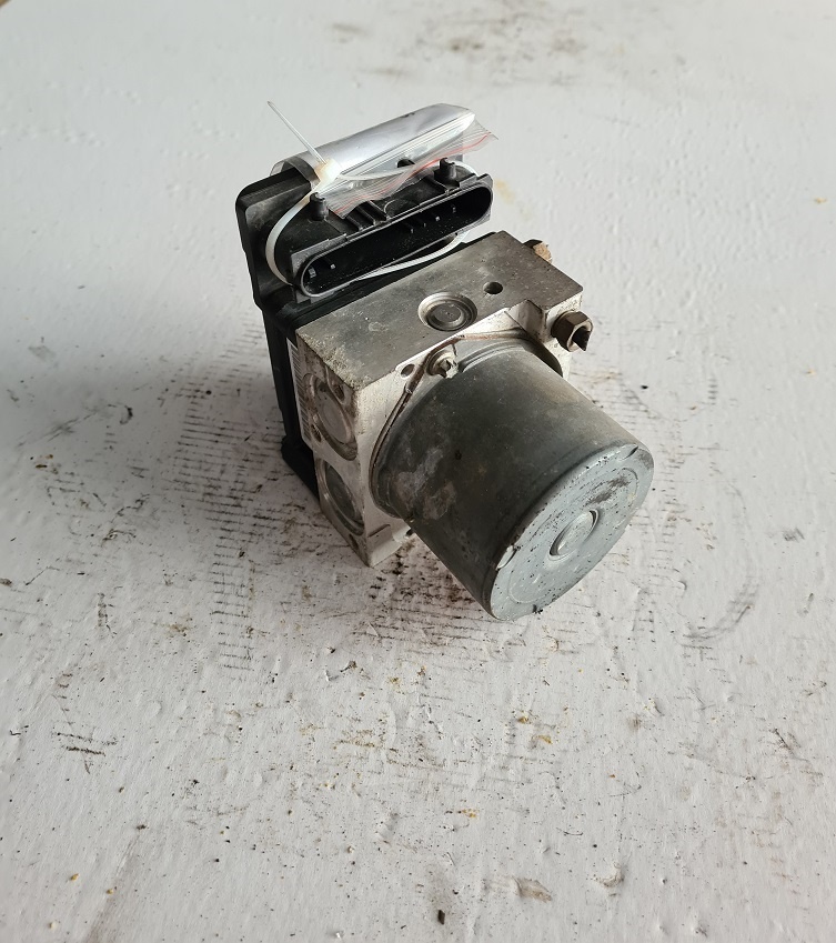 ABS kocka Renault 7701067590