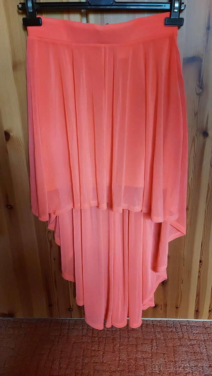 Krásna letná neónovo-ružová sukňa zančky H&M