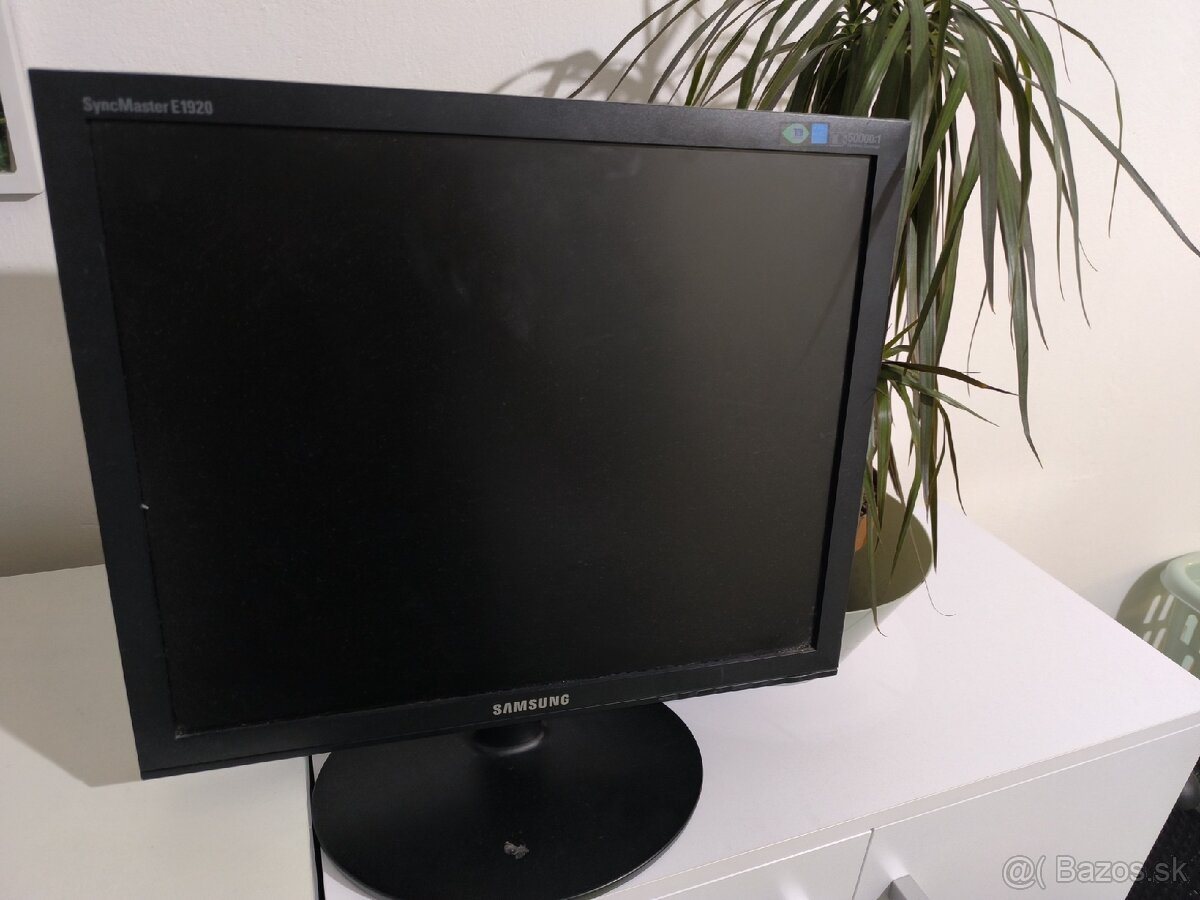 Monitor Samsung starší