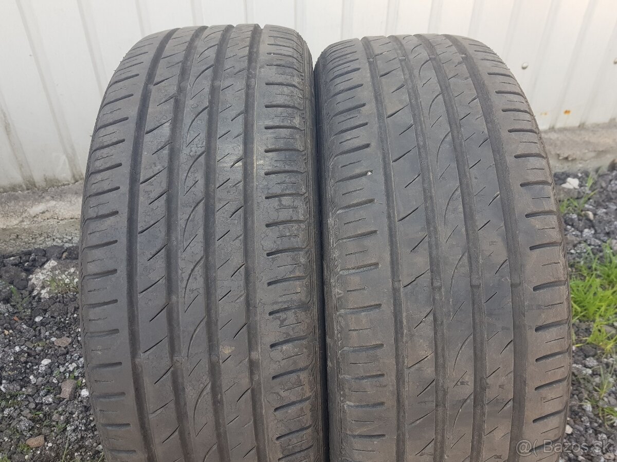 225/45R19