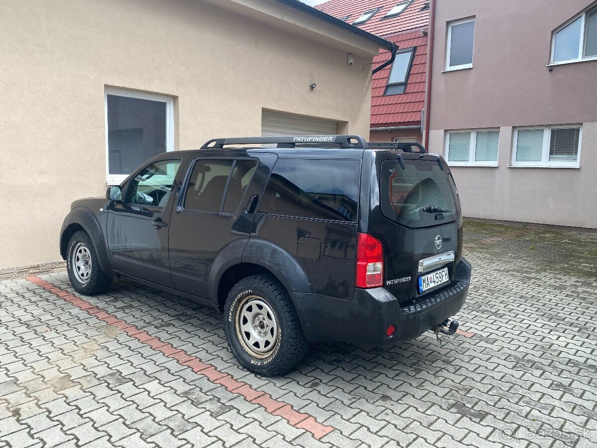 Nissan Patfinder 2,5 D, 126KW Automat