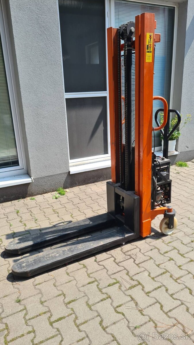 Elektrický paletový vozík