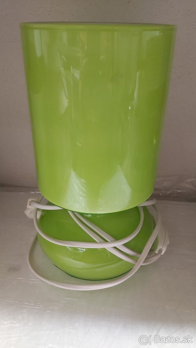 lampa zo skla stolová, zelenej farby, v25cm
