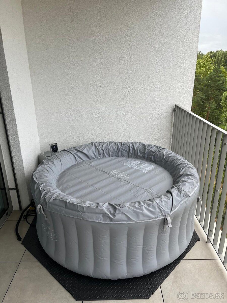 Nafukovacia vírivka Bestway Lay-Z Spa St. Lucia