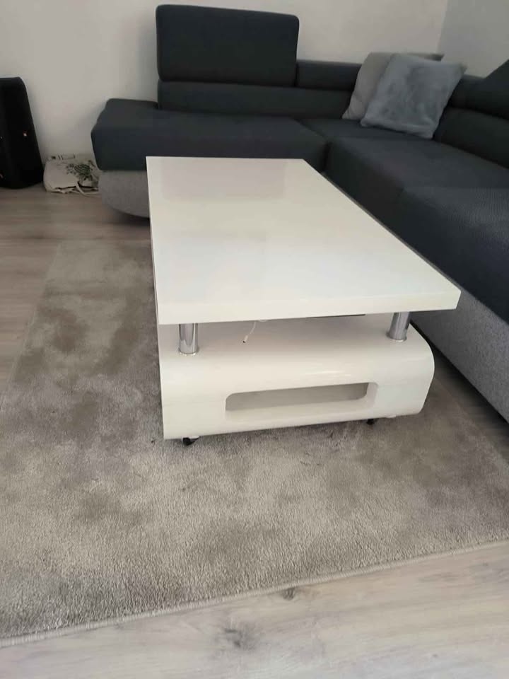 Konferenčný stolík